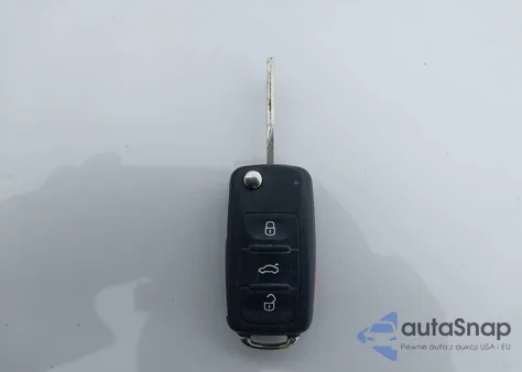 2014 Volkswagen Eos Executive z USA, uszkodzony, nr VIN WVWFW8AH5EV005121